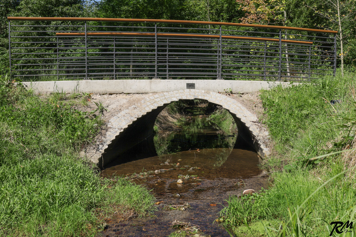 Durchblick am Mühlenbach.