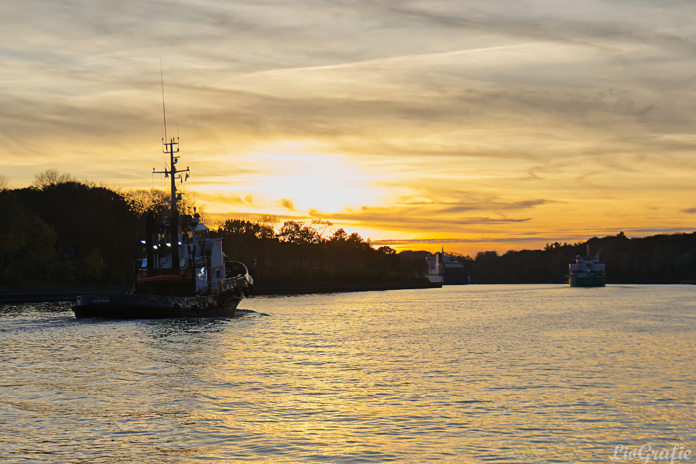 Sonnenuntergang am Kanal