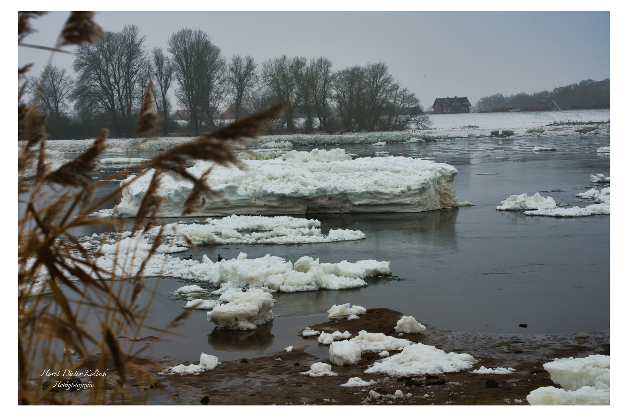 Eisberge an der Elbschleuse Geesthacht 🧊