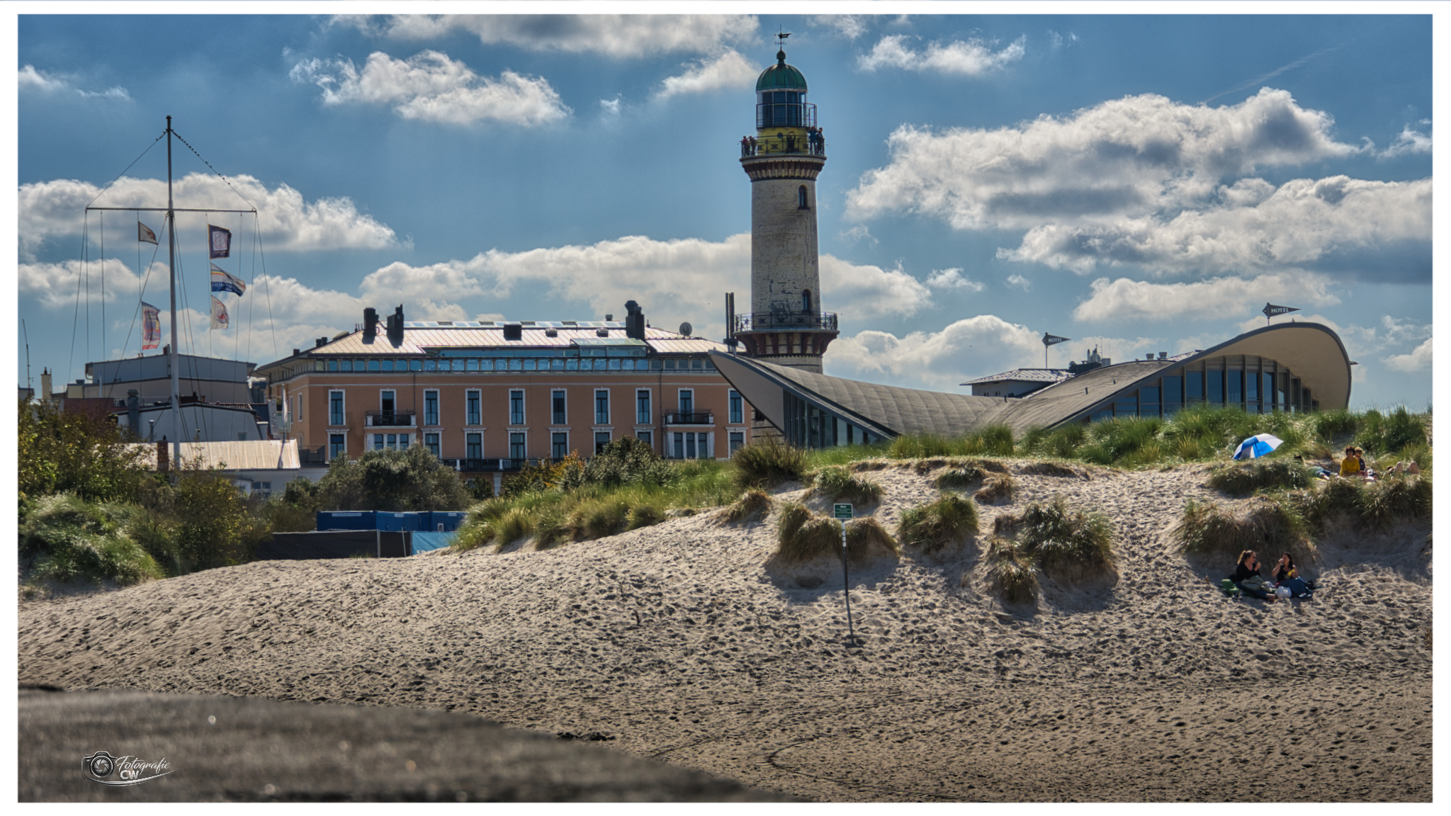 Leuchtturm und Teepott Warnemünde
