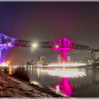 Schiff unter der Eisenbahnhochbrücke