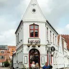 "Läggger Fadøl"