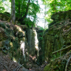 Ein Weg durch die enge Schlucht